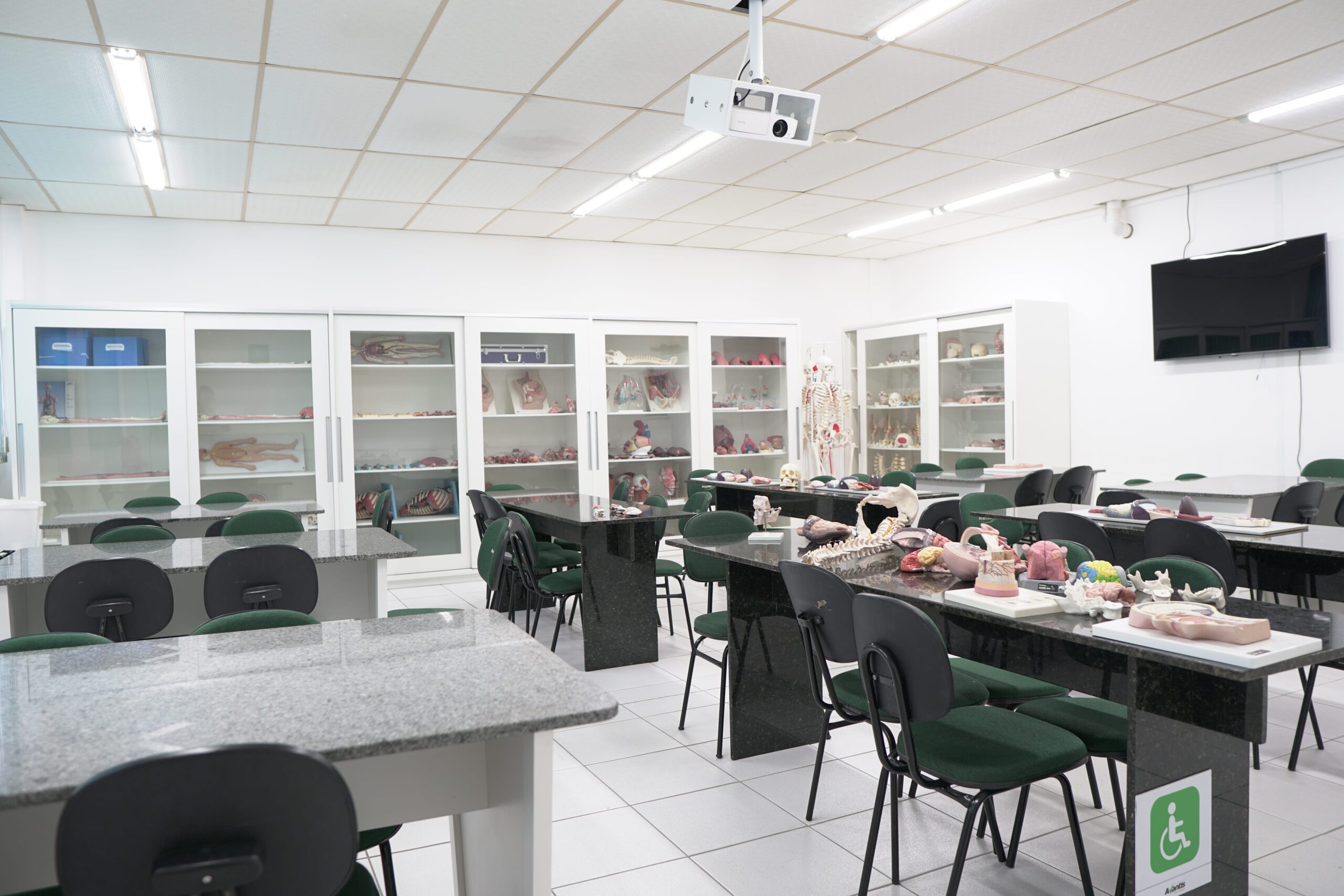 colegio_SALA DE ANATOMIA (3)-min